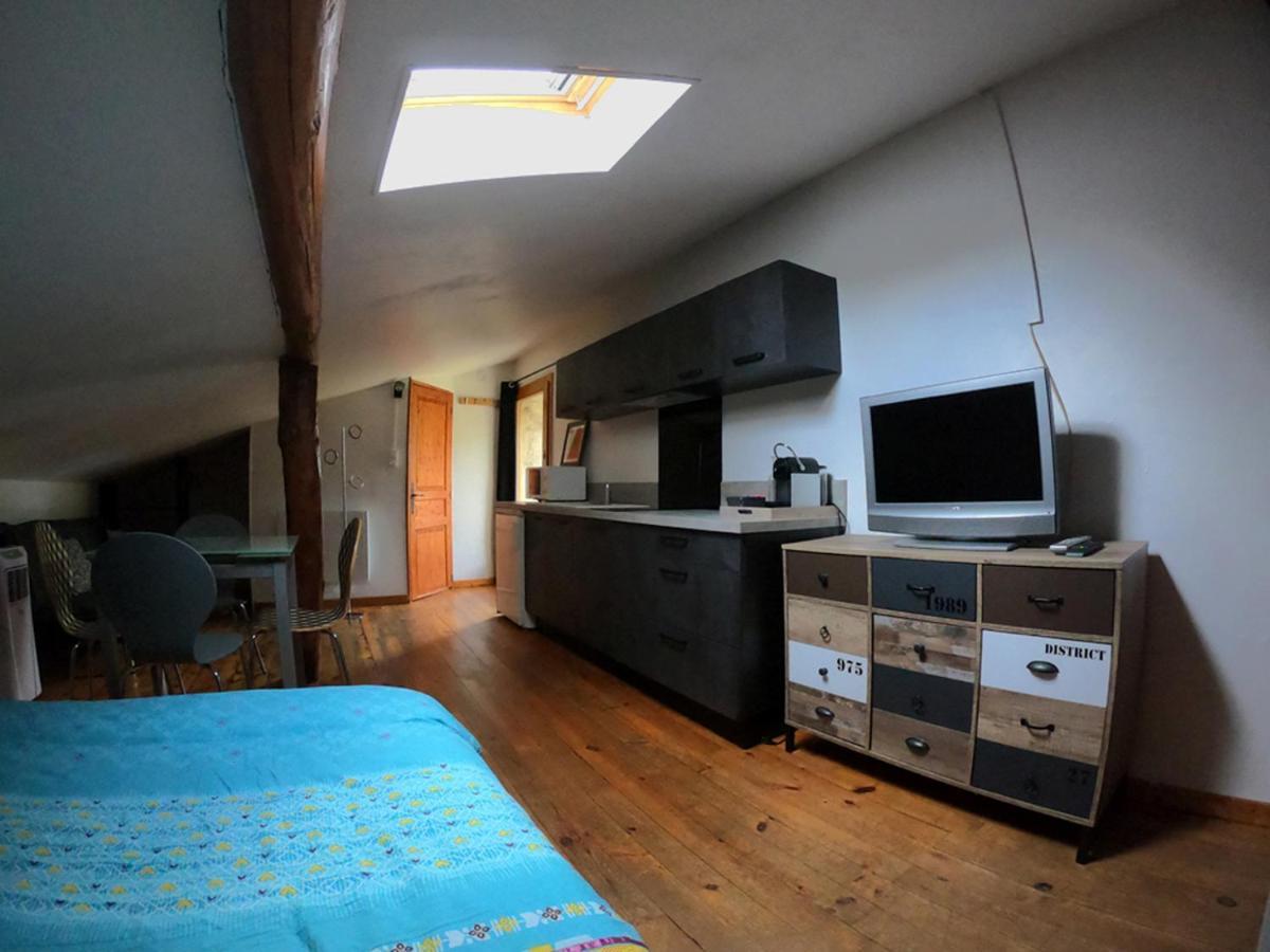 Les Gites Du Mazel Champis Esterno foto